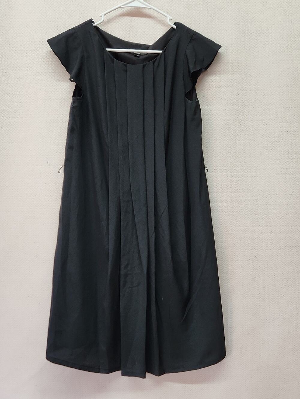 Classic Black Pleated Women's Dress